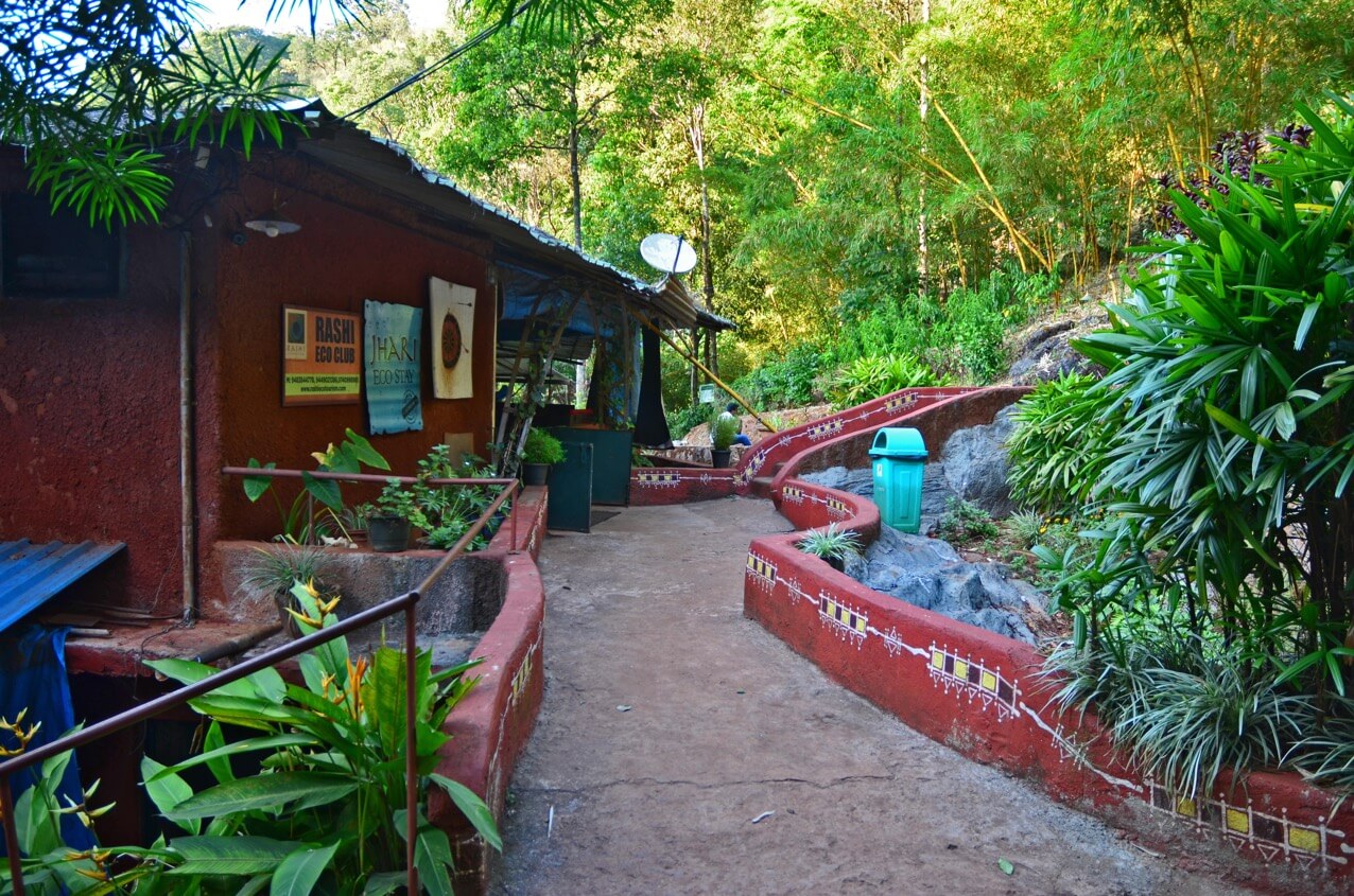 homestay in chikmagalur with waterfalls