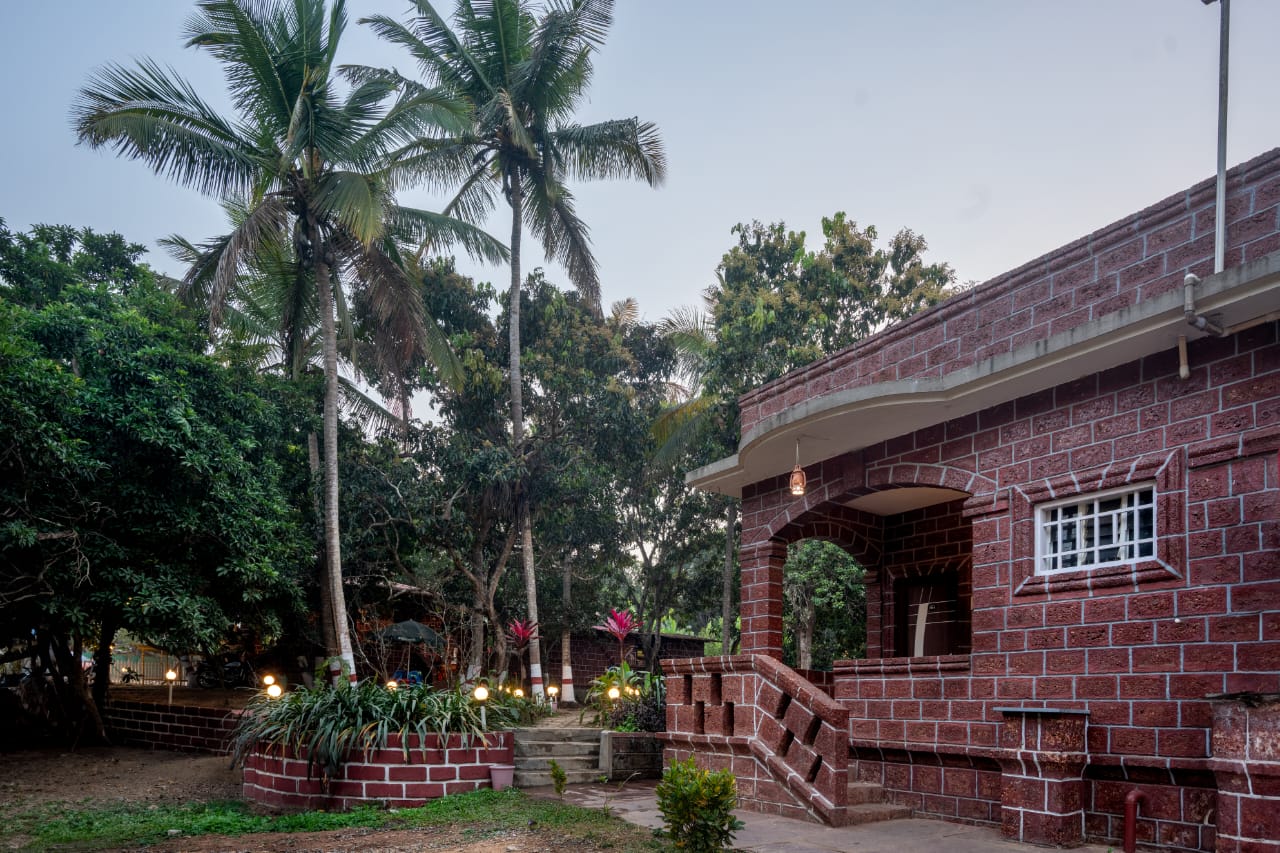 Dandeli homestay amidst lush greenery at Dandeli Nature Mist
