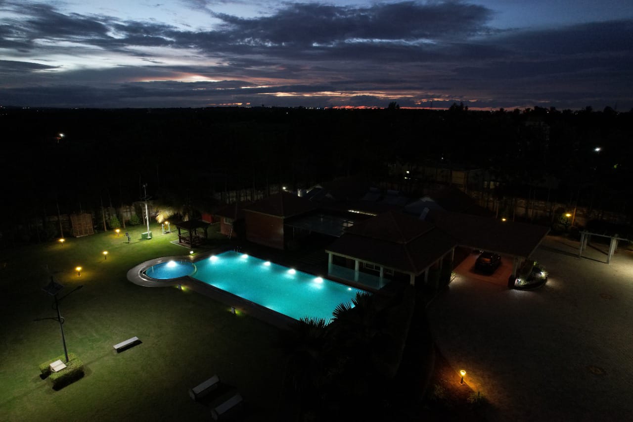 Swimming pool at Vihangama Homestay