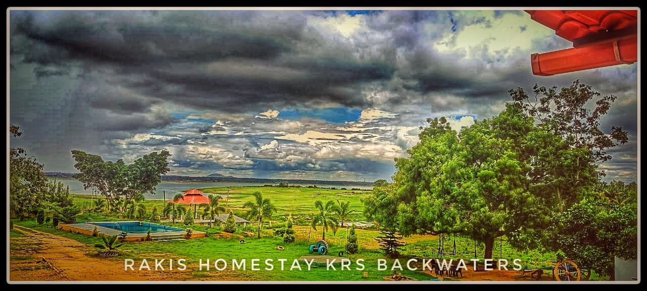 Experience nature at Rakis Homestay with swimming pool