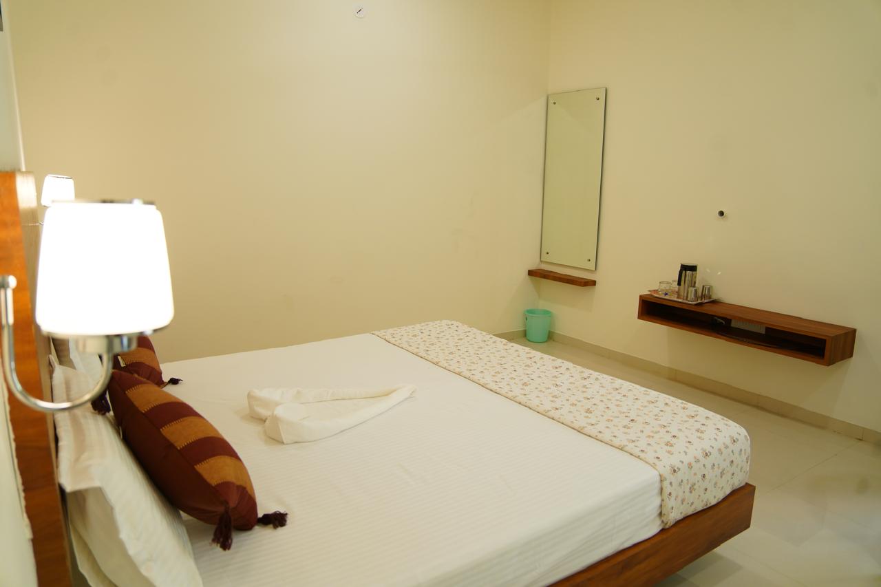 Family-friendly hampi stay at Hideaway Farmstay