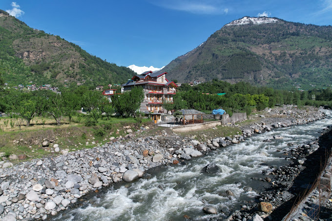 Mountainshack: Your haven in the Himalayas with free Wi-Fi and bonfires.
