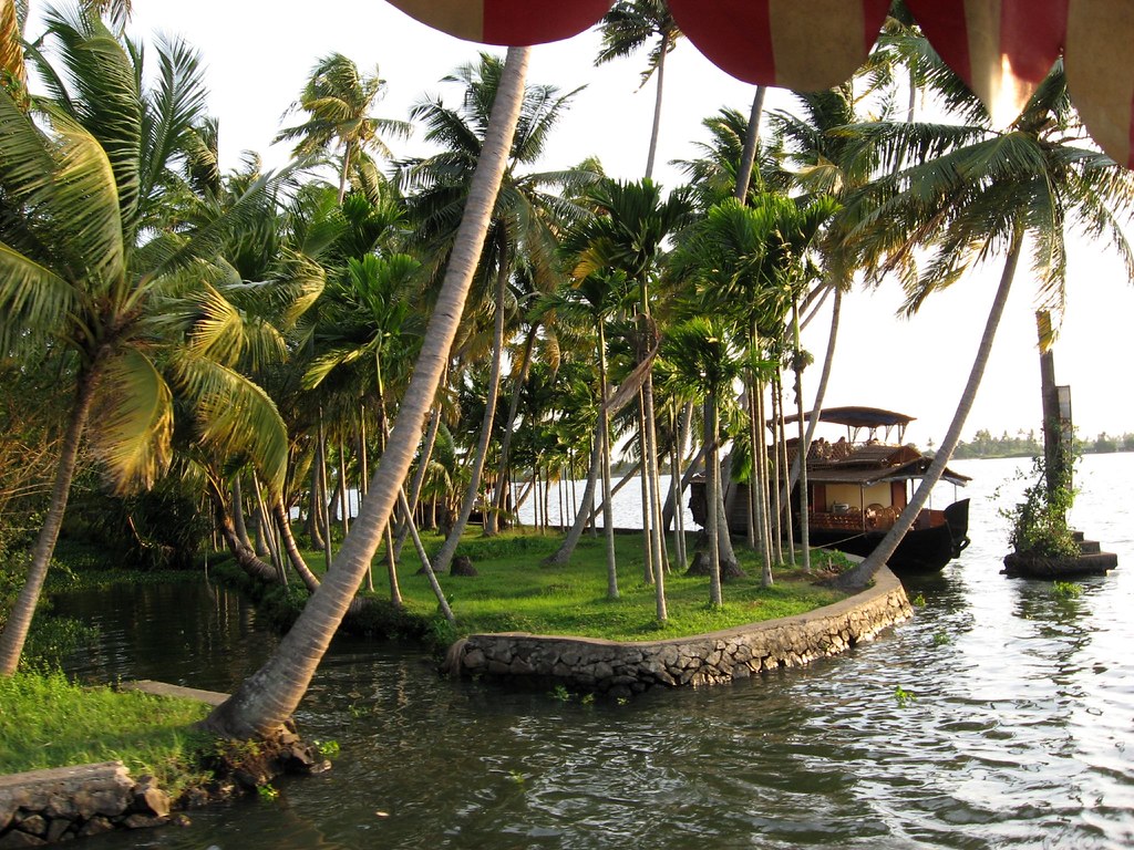 Scenic houseboat on Alappuzha backwaters