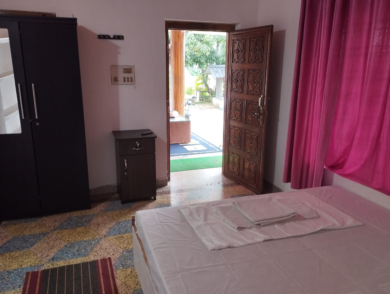 Affordable homestay with pool in Vilambukandam