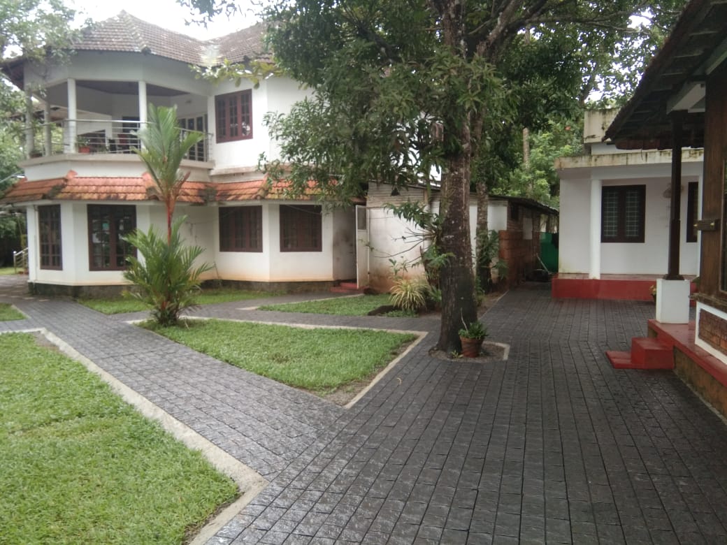 Escape to Lovedale Lakeside Homestay Alleppey